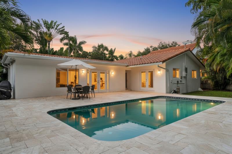 Image 3 of 32 For 326 Seven Isles Dr