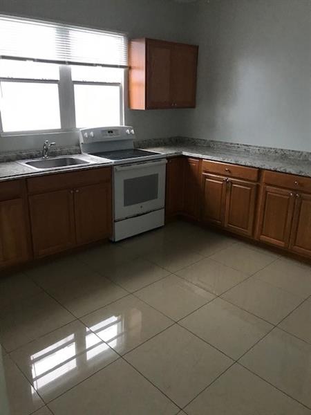 Image 3 of 7 For 1021 5th St  