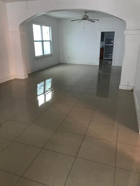 Image 6 of 7 For 1021 5th St  