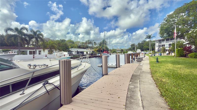 Image 21 of 29 For 1200 12th St  305