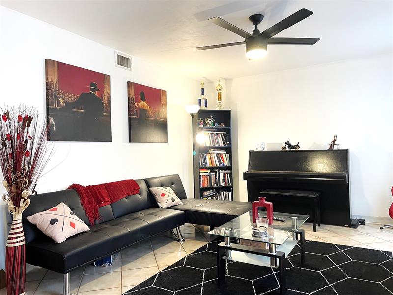 Image 4 of 10 For 42 Matador Ln  5-24