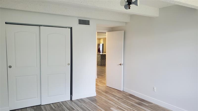 Image 20 of 22 For 10110 Boca Entrada Blvd  302