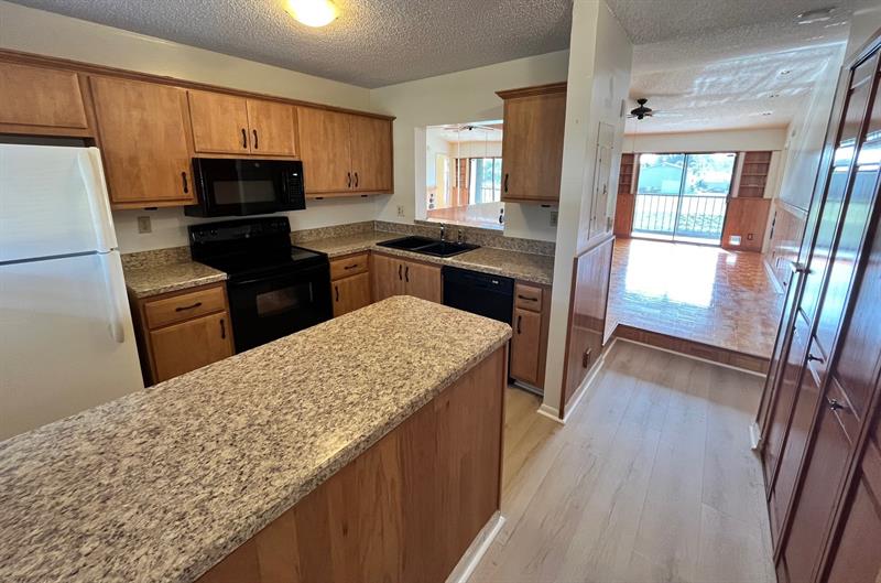 Image 7 of 17 For 9449 Boca Cove Cir  914