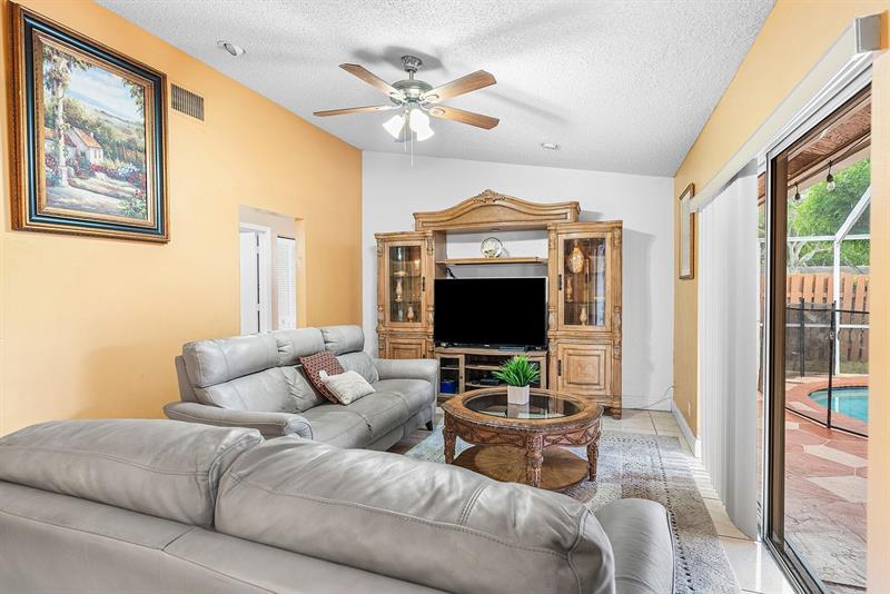 Image 15 of 35 For 9861 28th Pl