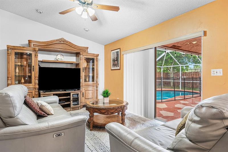 Image 16 of 35 For 9861 28th Pl