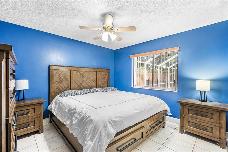 Image 24 of 35 For 9861 28th Pl