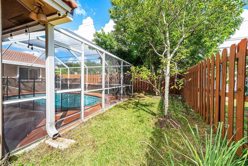 Image 30 of 35 For 9861 28th Pl