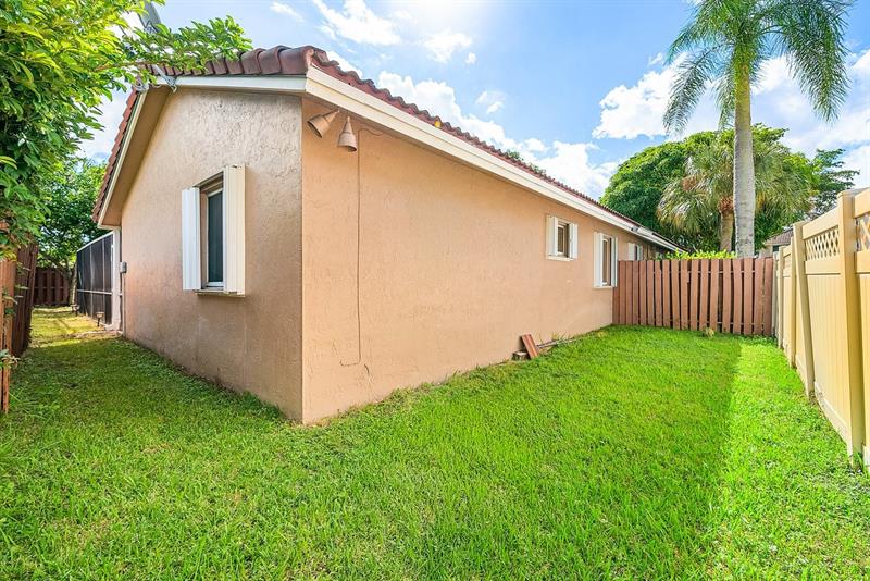 Image 31 of 35 For 9861 28th Pl