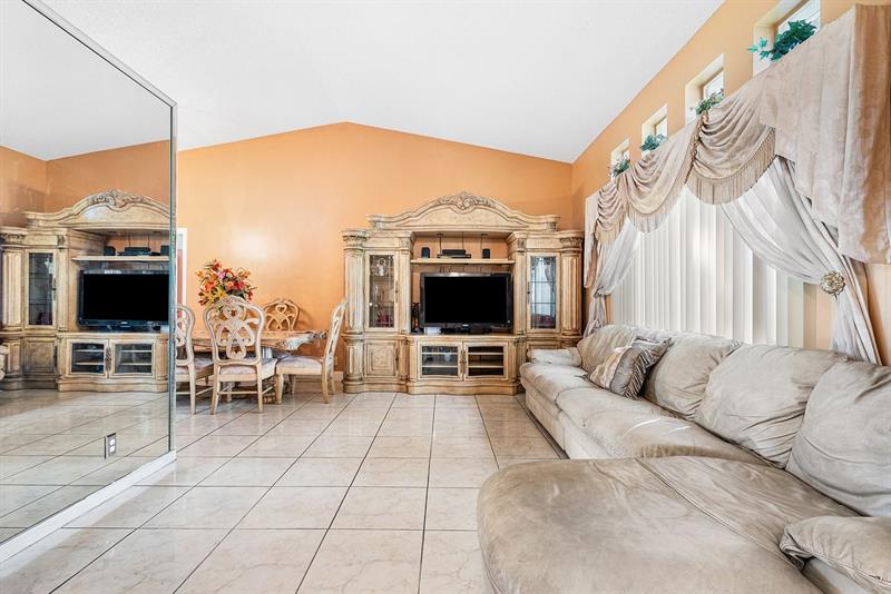 Image 4 of 35 For 9861 28th Pl