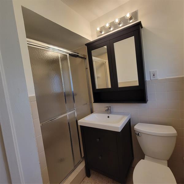 Image 16 of 19 For 806 32nd Ave