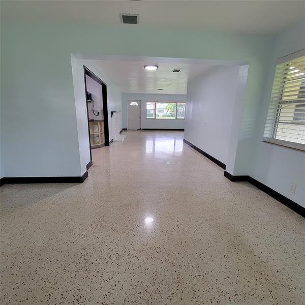 Image 7 of 19 For 806 32nd Ave