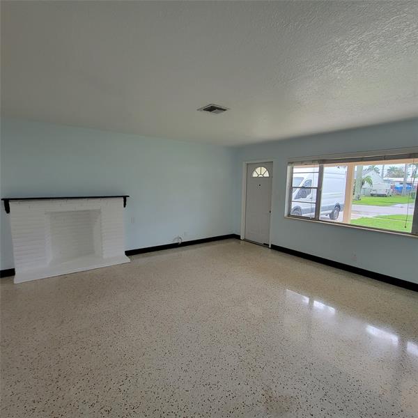 Image 9 of 19 For 806 32nd Ave