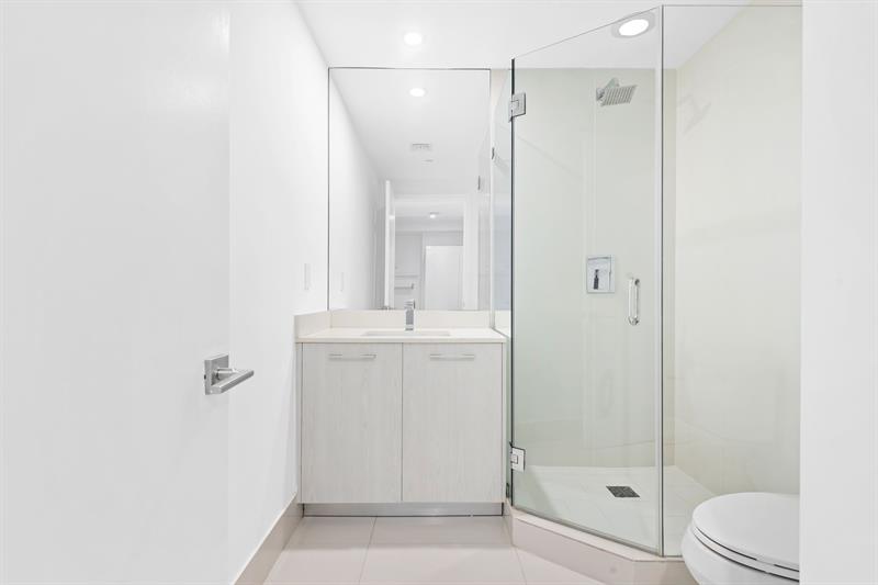 Image 12 of 31 For 55 9th St  1505