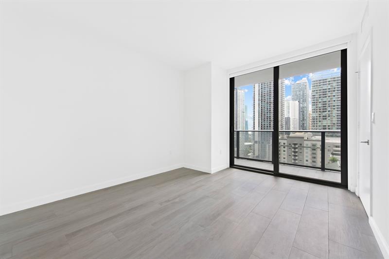 Image 13 of 31 For 55 9th St  1505