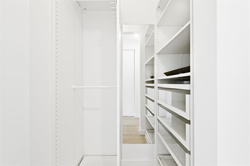 Image 16 of 31 For 55 9th St  1505