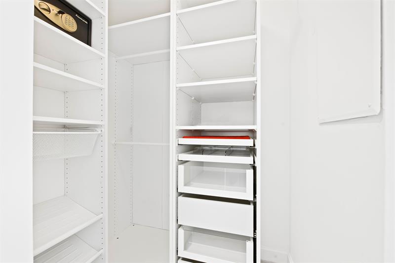 Image 17 of 31 For 55 9th St  1505