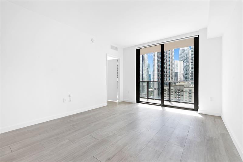 Image 4 of 31 For 55 9th St  1505