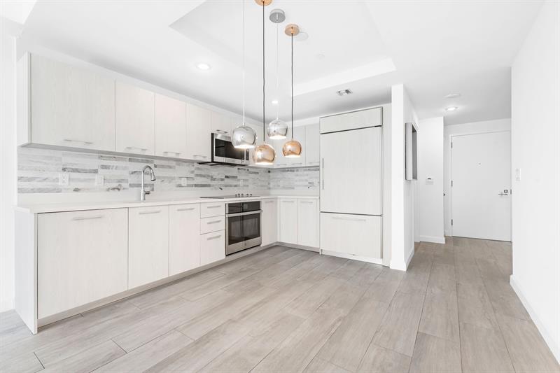 Image 6 of 31 For 55 9th St  1505