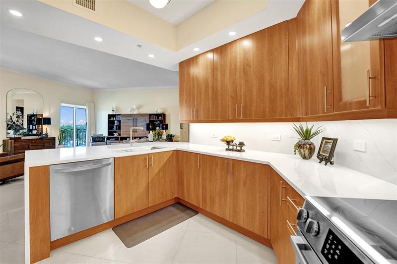 Image 14 of 66 For 2617 14th Ave  507