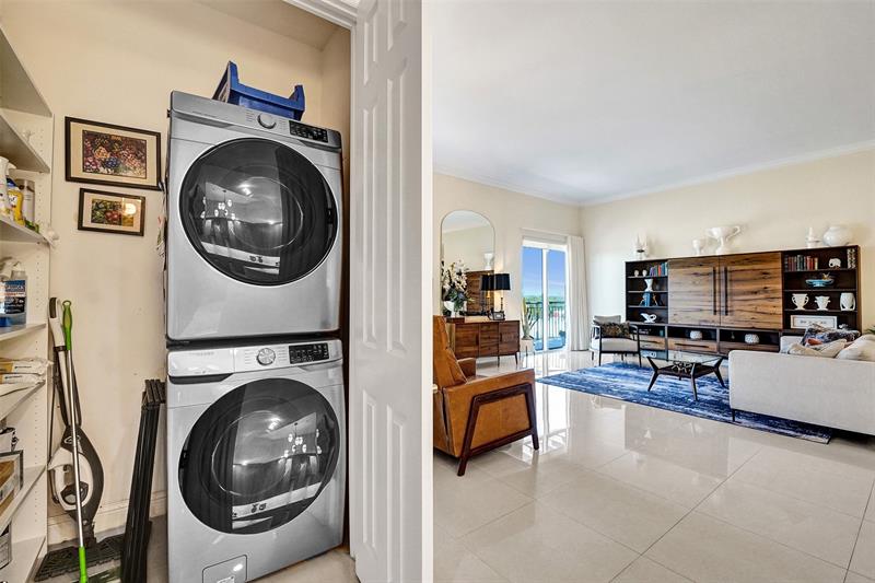 Image 16 of 66 For 2617 14th Ave  507