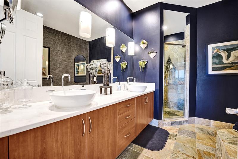 Image 21 of 66 For 2617 14th Ave  507