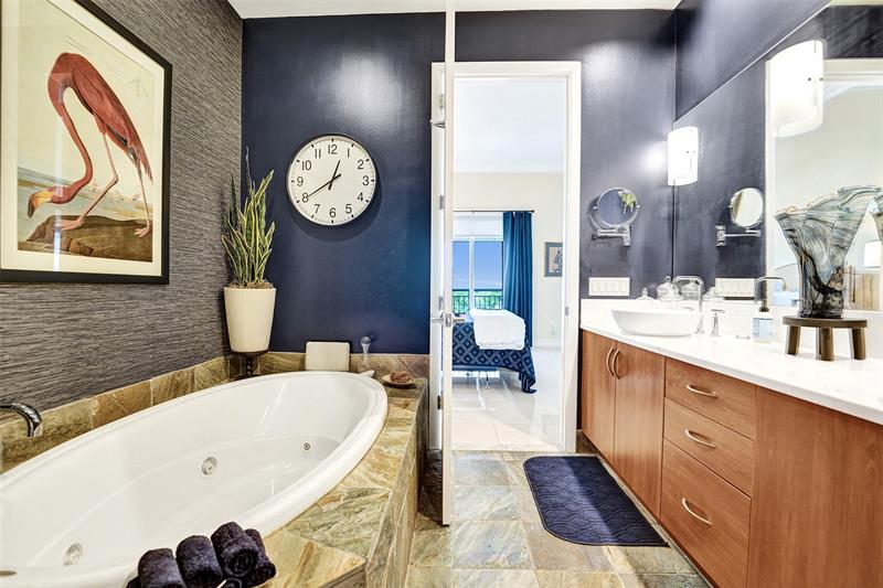 Image 23 of 66 For 2617 14th Ave  507