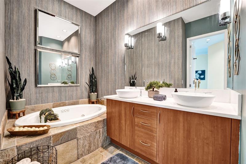 Image 29 of 66 For 2617 14th Ave  507