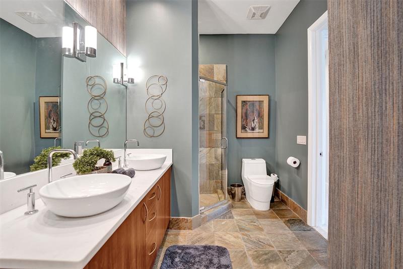 Image 30 of 66 For 2617 14th Ave  507