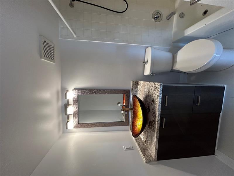 Image 4 of 10 For 2391 89th Dr 411