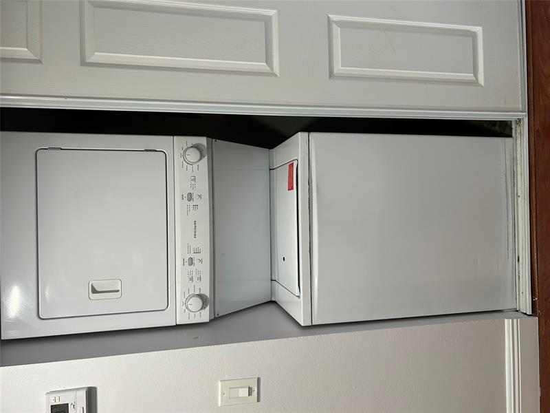 Image 8 of 10 For 2391 89th Dr 411