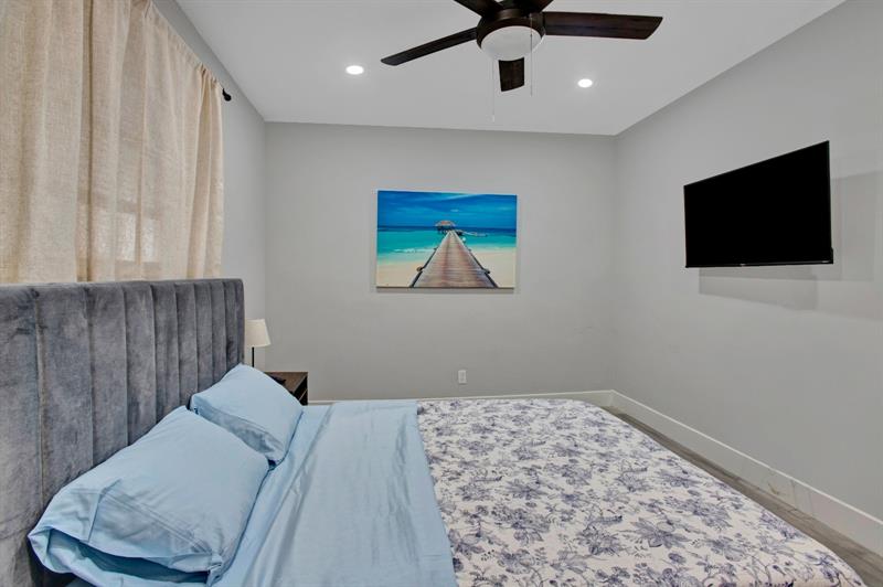 Image 17 of 36 For 2632 Madison St