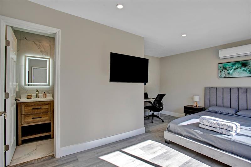 Image 21 of 36 For 2632 Madison St