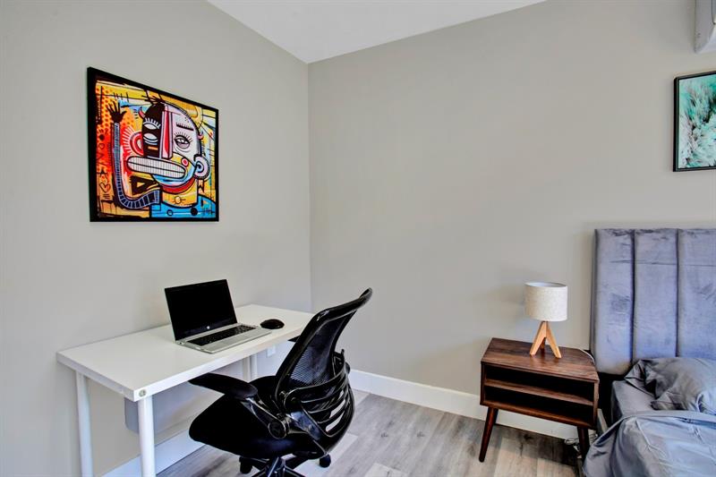 Image 24 of 36 For 2632 Madison St