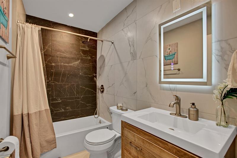 Image 25 of 36 For 2632 Madison St