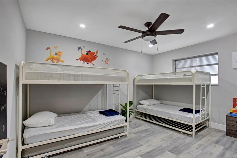 Image 27 of 36 For 2632 Madison St