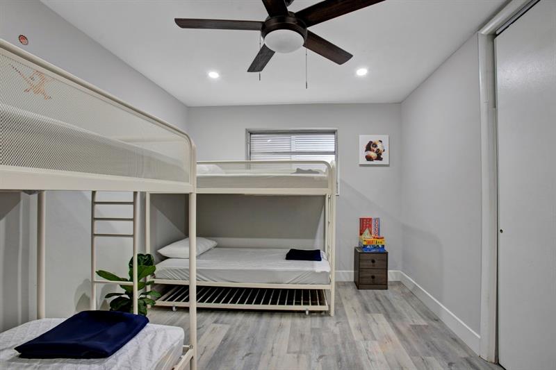 Image 28 of 36 For 2632 Madison St