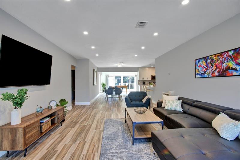 Image 7 of 36 For 2632 Madison St