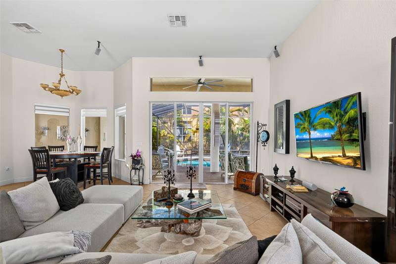 Image 14 of 45 For 1777 Belmont Cir