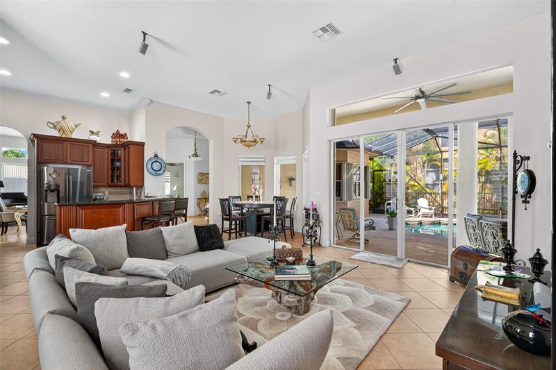 Image 15 of 45 For 1777 Belmont Cir