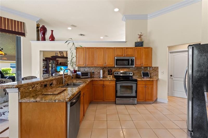 Image 11 of 45 For 525 Stonemont Ln