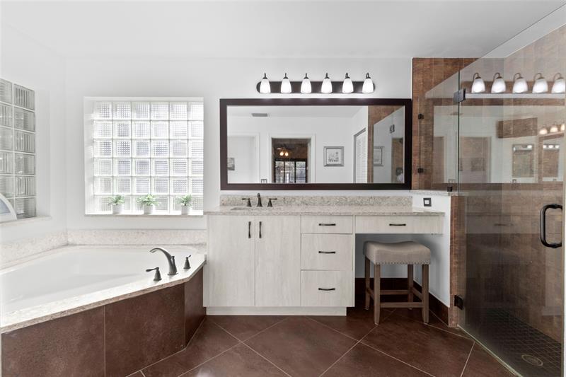 Image 27 of 45 For 525 Stonemont Ln