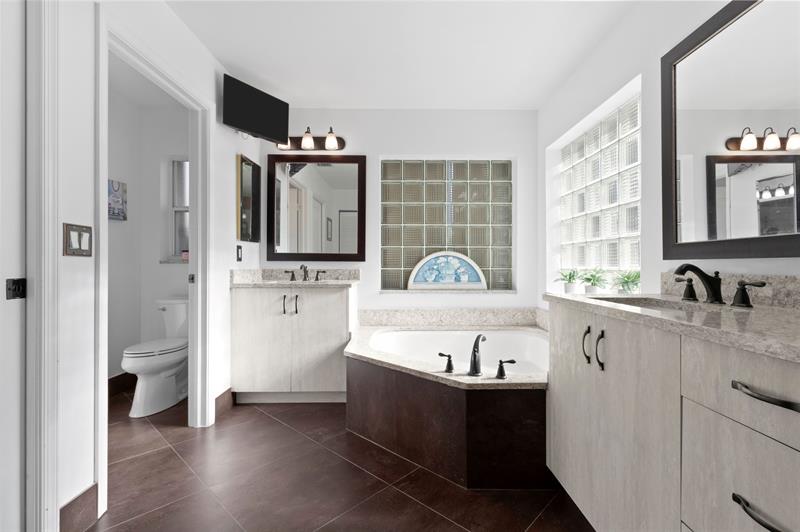 Image 28 of 45 For 525 Stonemont Ln