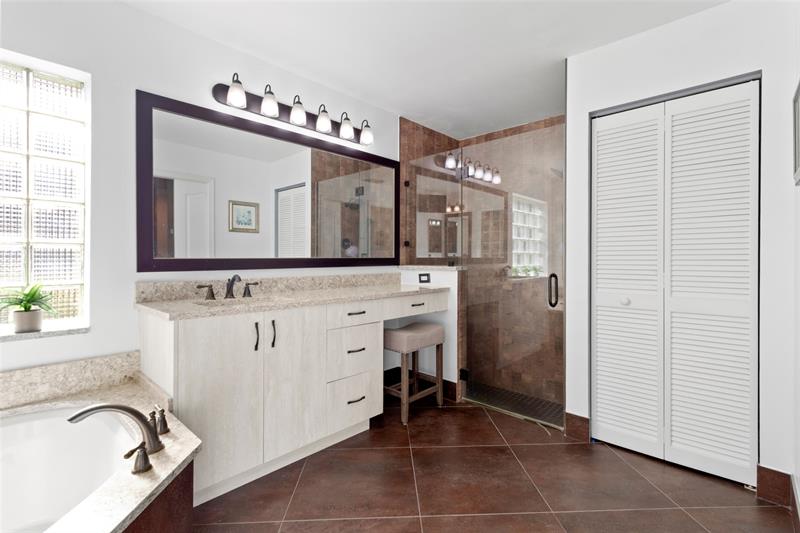 Image 29 of 45 For 525 Stonemont Ln