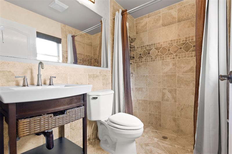 Image 31 of 45 For 525 Stonemont Ln