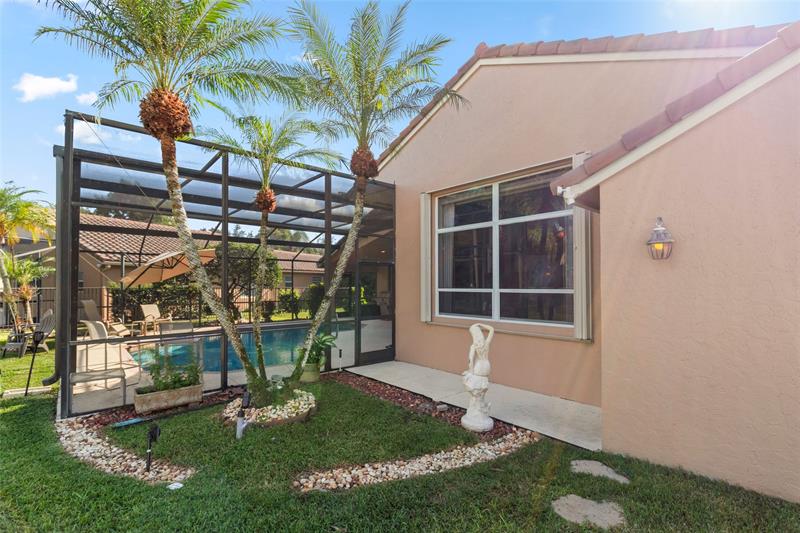 Image 37 of 45 For 525 Stonemont Ln