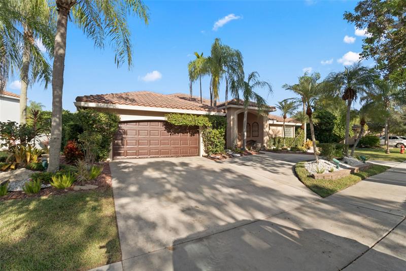 Image 4 of 45 For 525 Stonemont Ln