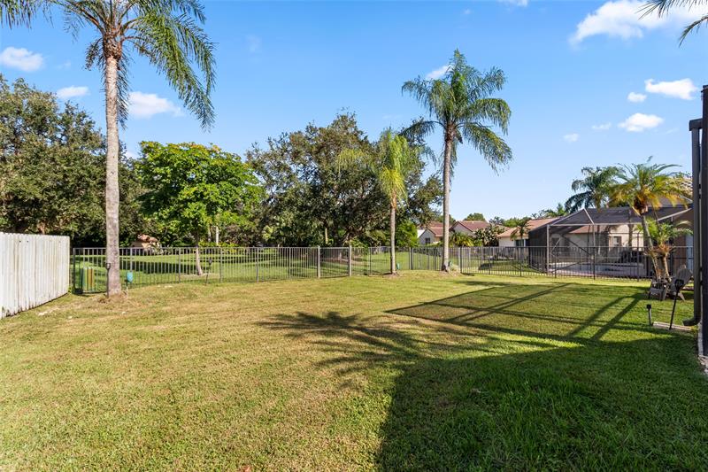 Image 40 of 45 For 525 Stonemont Ln