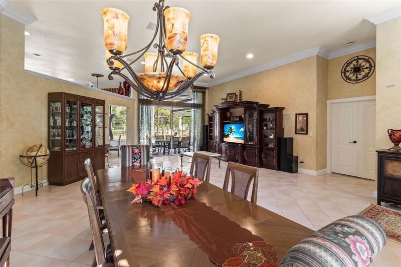 Image 6 of 45 For 525 Stonemont Ln