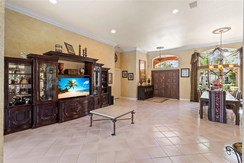 Image 8 of 45 For 525 Stonemont Ln