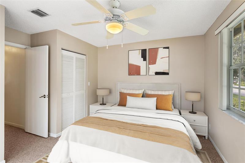 Image 8 of 17 For 10172 Royal Palm Blvd  707-7